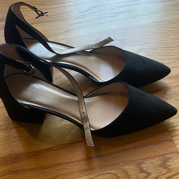 a new day Black Pointed Toe Heels - Picture 2 of 3